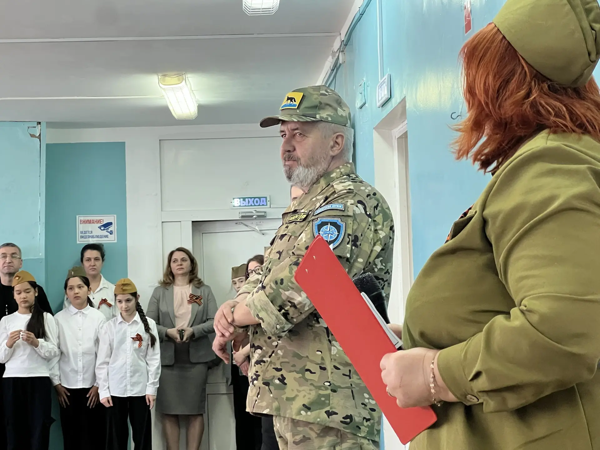🎖️ Смотр строя и песни: четвероклассники почтили память героев к 9 Мая 🎖️  В преддверии Дня Победы в
