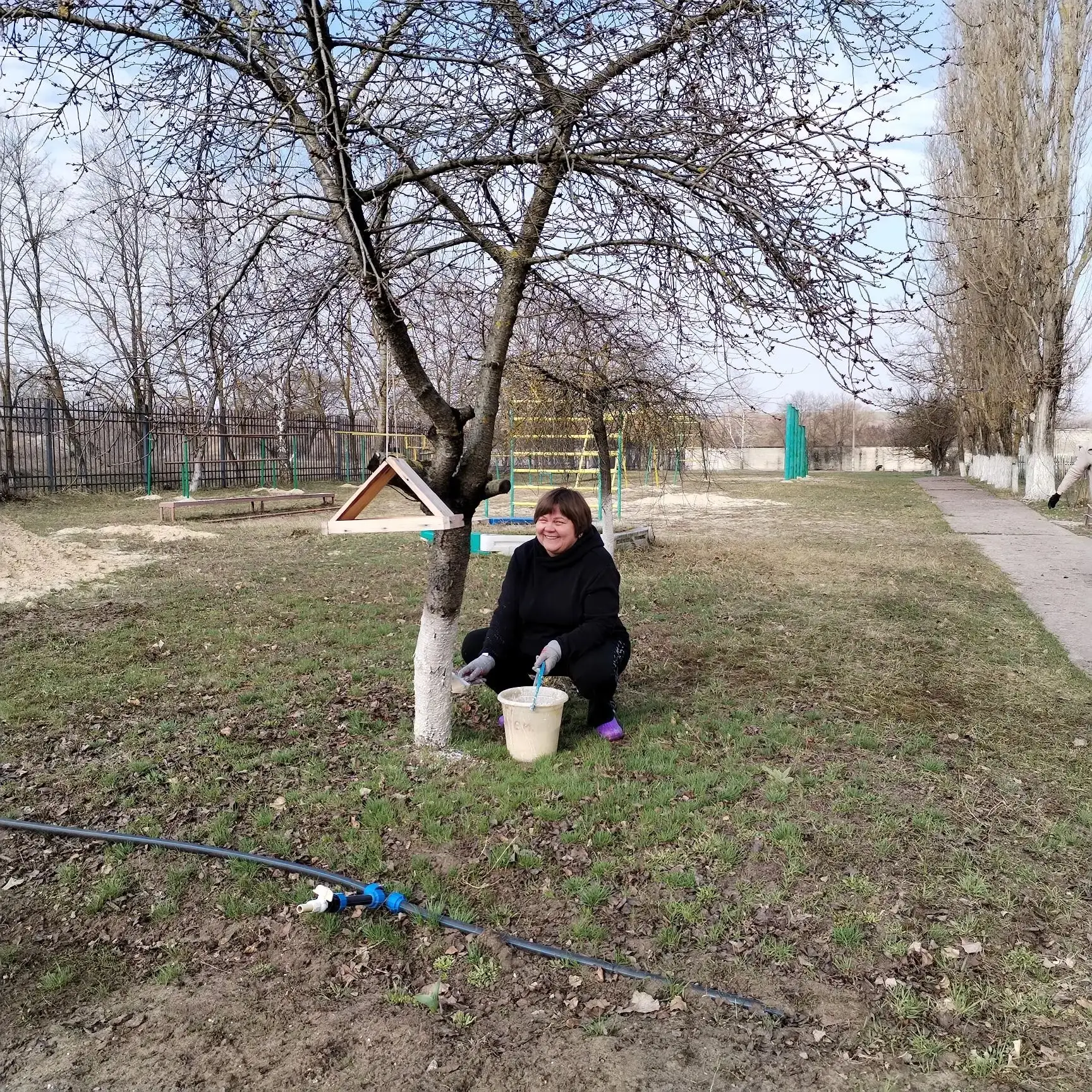 Педагоги провели субботник в стенах школы: забота о чистоте и уюте🌿