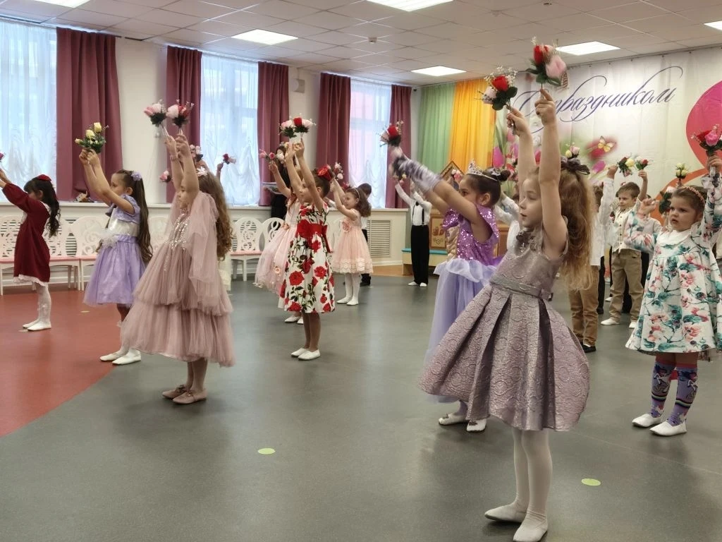 🌞Море улыбок и веселья в начале весны!  ⚘️В преддверии праздника весны и красоты воспитанники старши