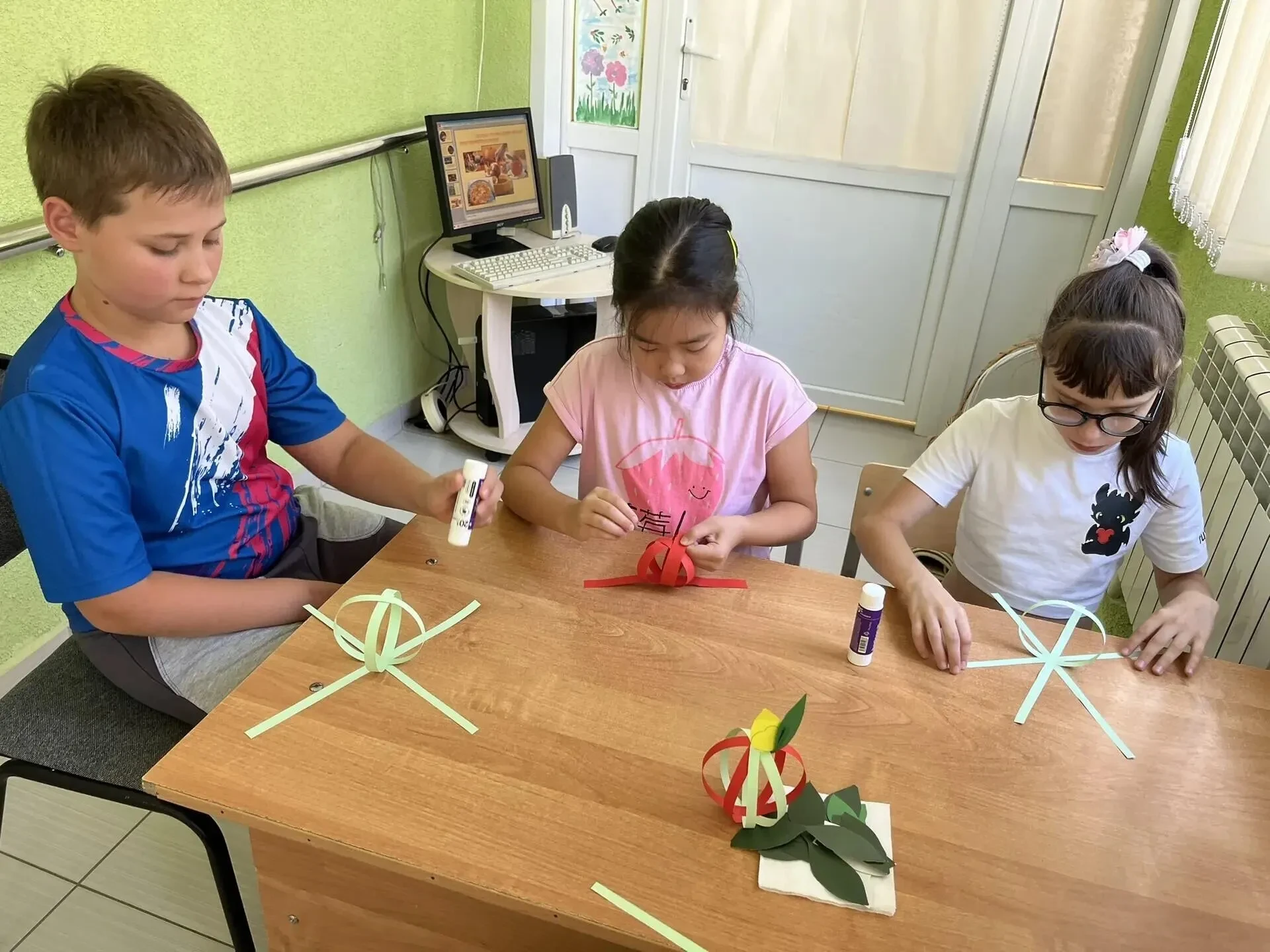 🍏 «Яблочный Спас — яблок припас!»: праздничный день в нашем центре!