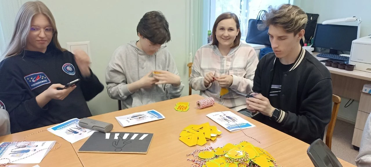 Засветись! 💥 Яркий мастер-класс для молодых и будущих избирателей  В Кондопоге состоялось необычное 