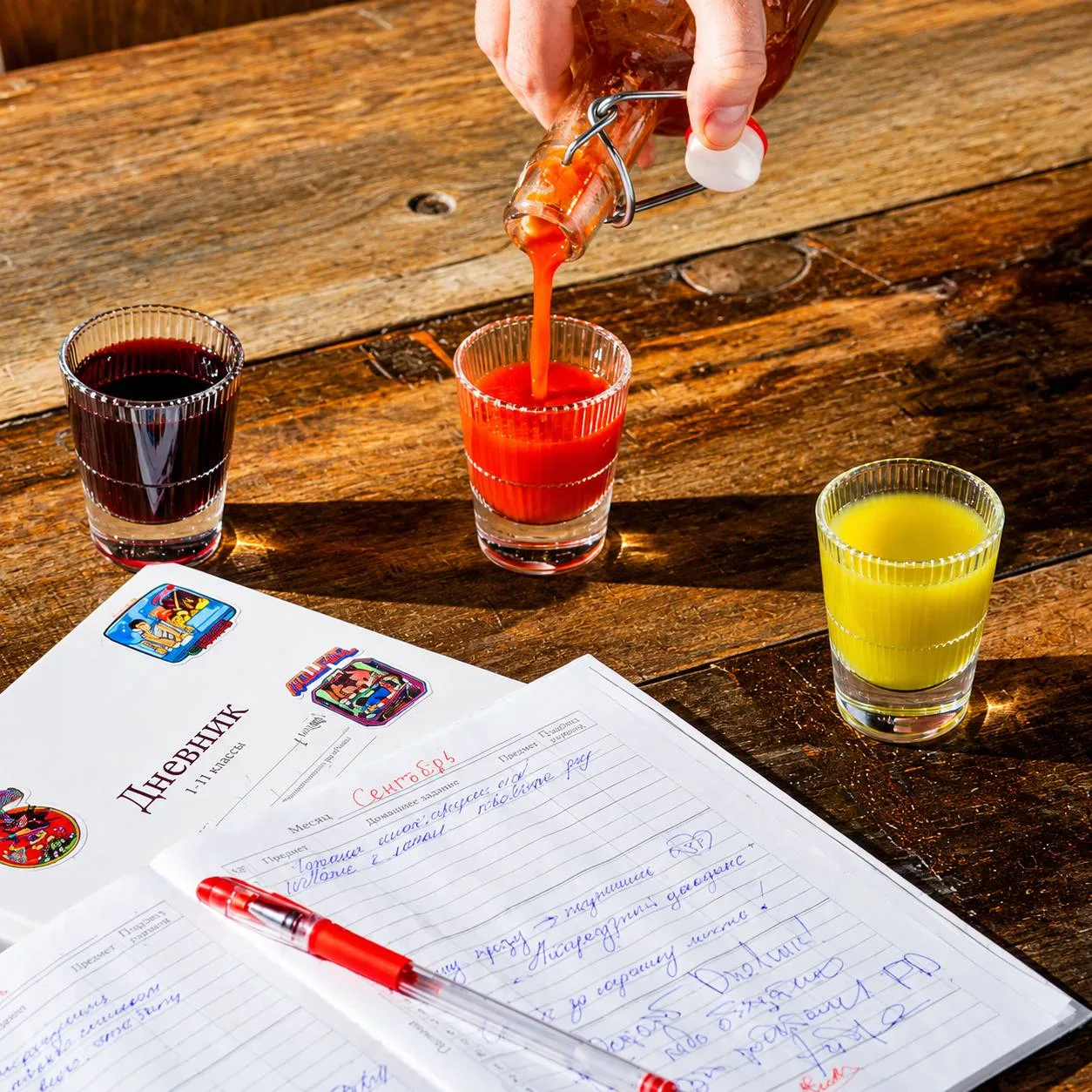 🍸 Срочно находим старые тетради и меняем их на бесплатные настойки в баре «Дневник»