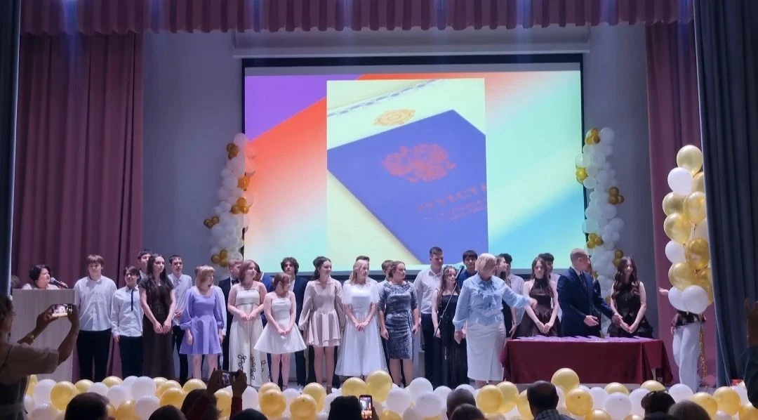 ❗️❗️❗️❗️❗️30 выпускников 9 классов получили аттестат особого образца с одними пятерками!