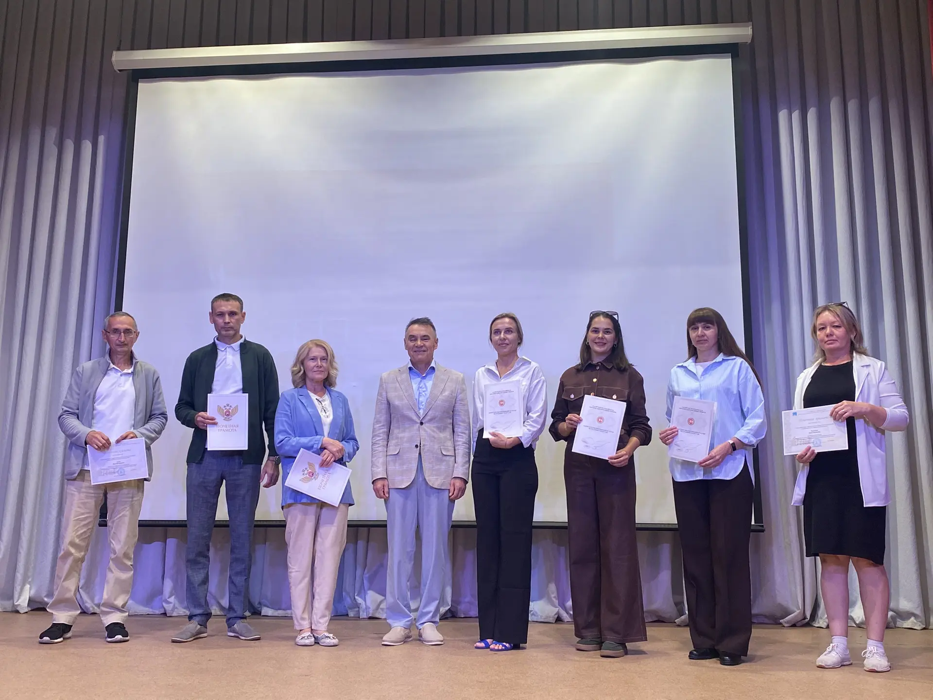 Итоги педагогического совета: наши преподаватели получили заслуженные награды 🥇
