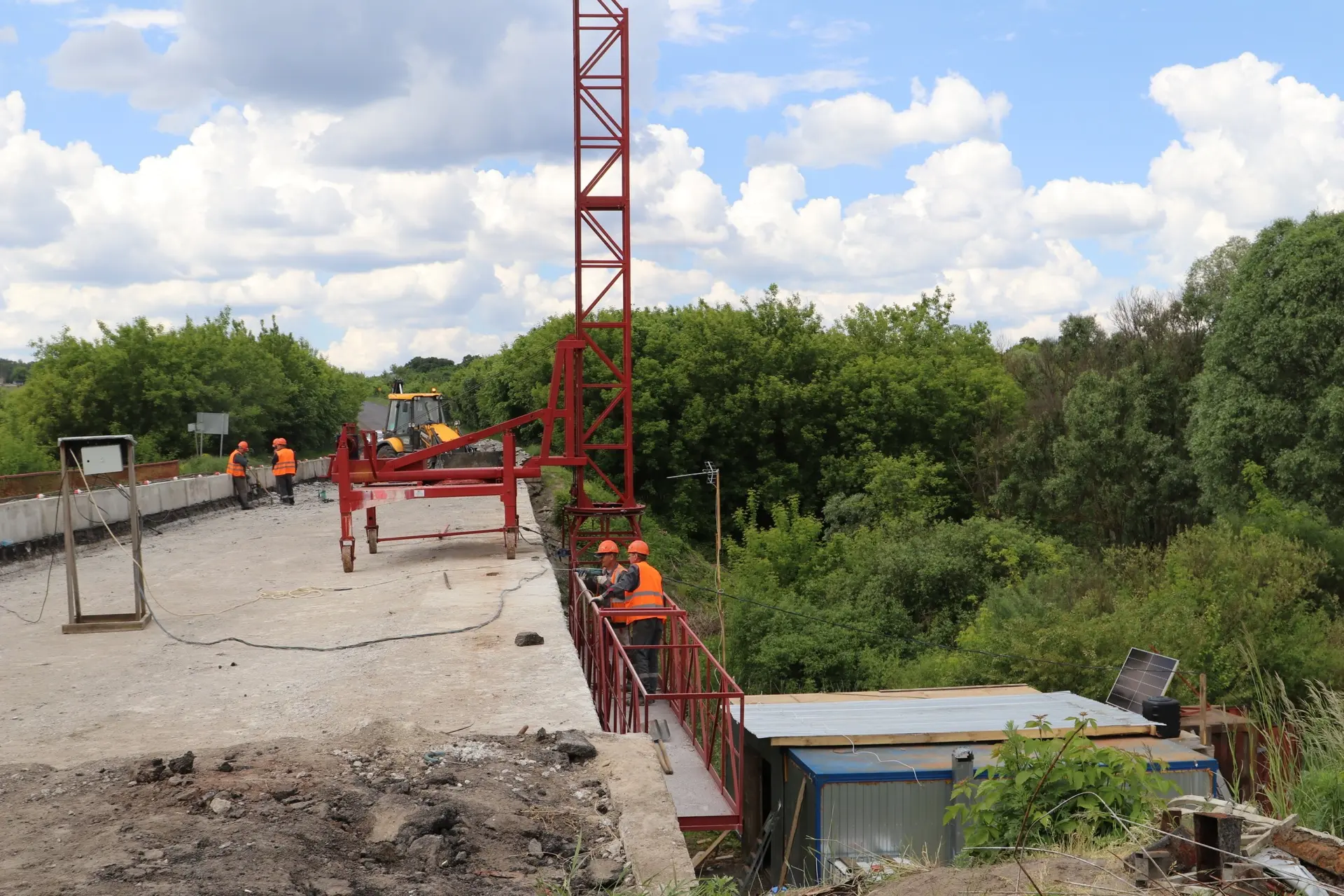 🚜 На автодороге «Крым»-Иванино начали ремонт моста
