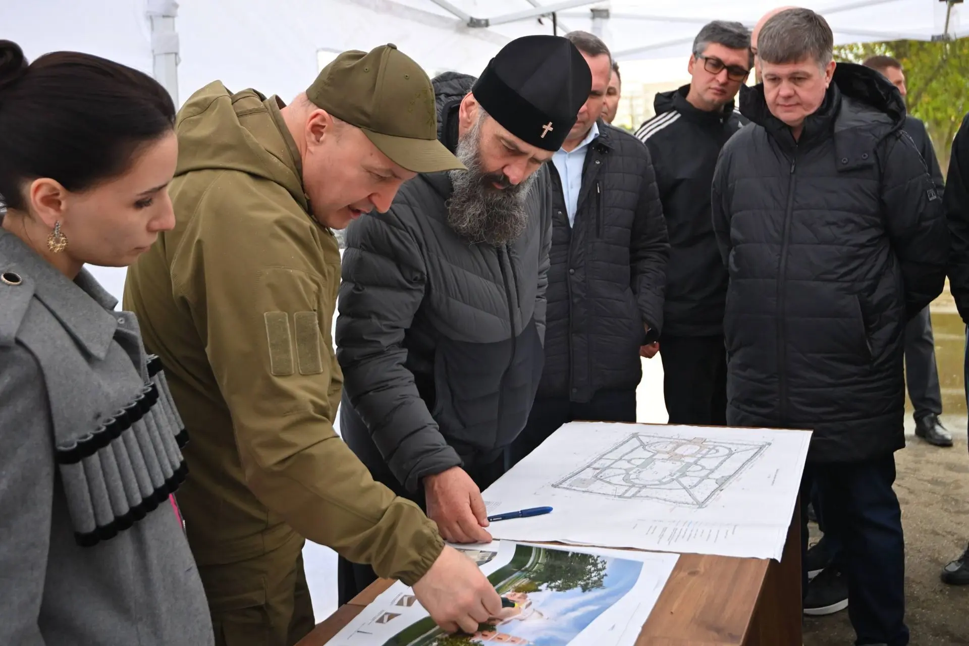 Глава Адыгеи поставил задачи по благоустройству сквера возле кафедрального собора в Майкопе   Глава 