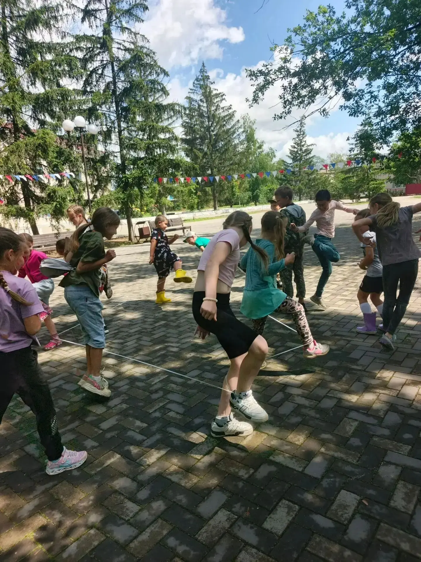 Сегодня 10.07.2026 в лагере дневного пребывания"Лукоморье"была проведена игровая програ...