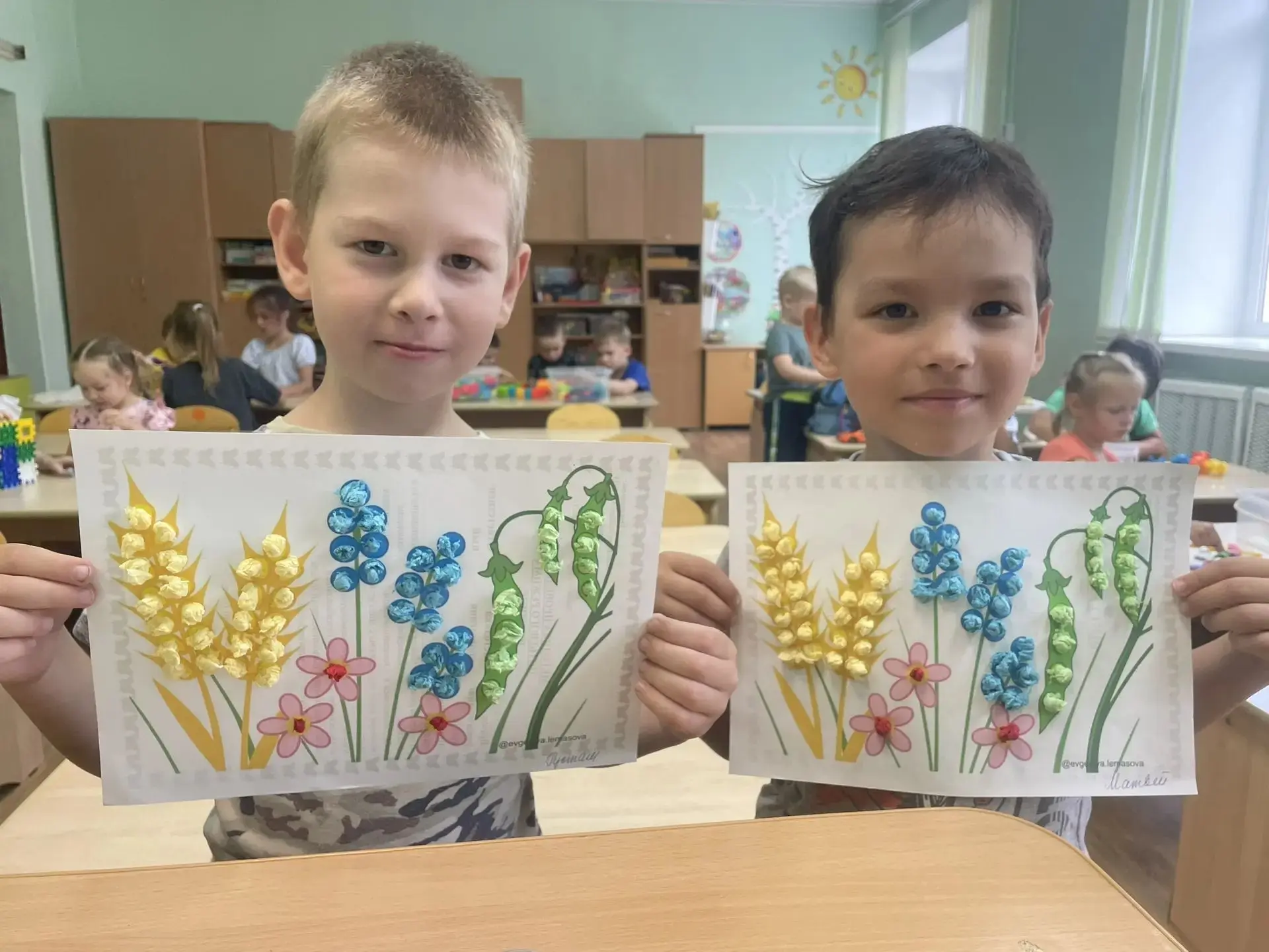 💐ЯРКИЕ КРАСКИ ЛЕТА
🐝Средняя группа "Пчёлки"
👋Воспитатели: Наталия Давыдовна, Светлана Разяповна 

