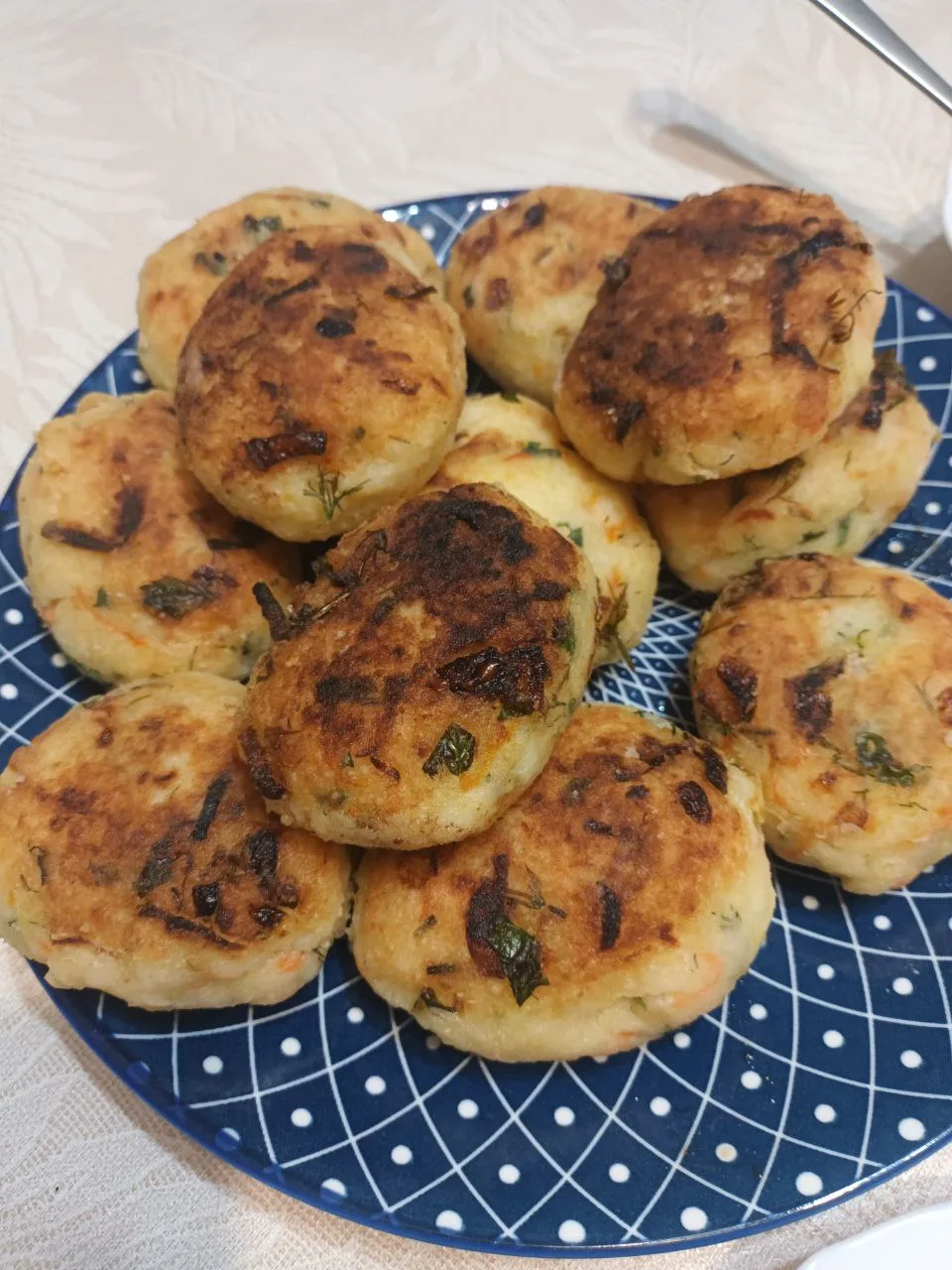 РИСОВЫЕ КОТЛЕТКИ С СОУСОМ