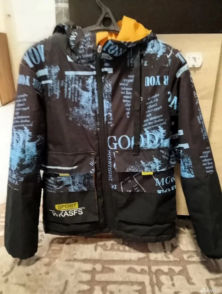 Продам куртку на мальчика, рост 140, состояние новой, пишите в Макс 89898266234 Динская
