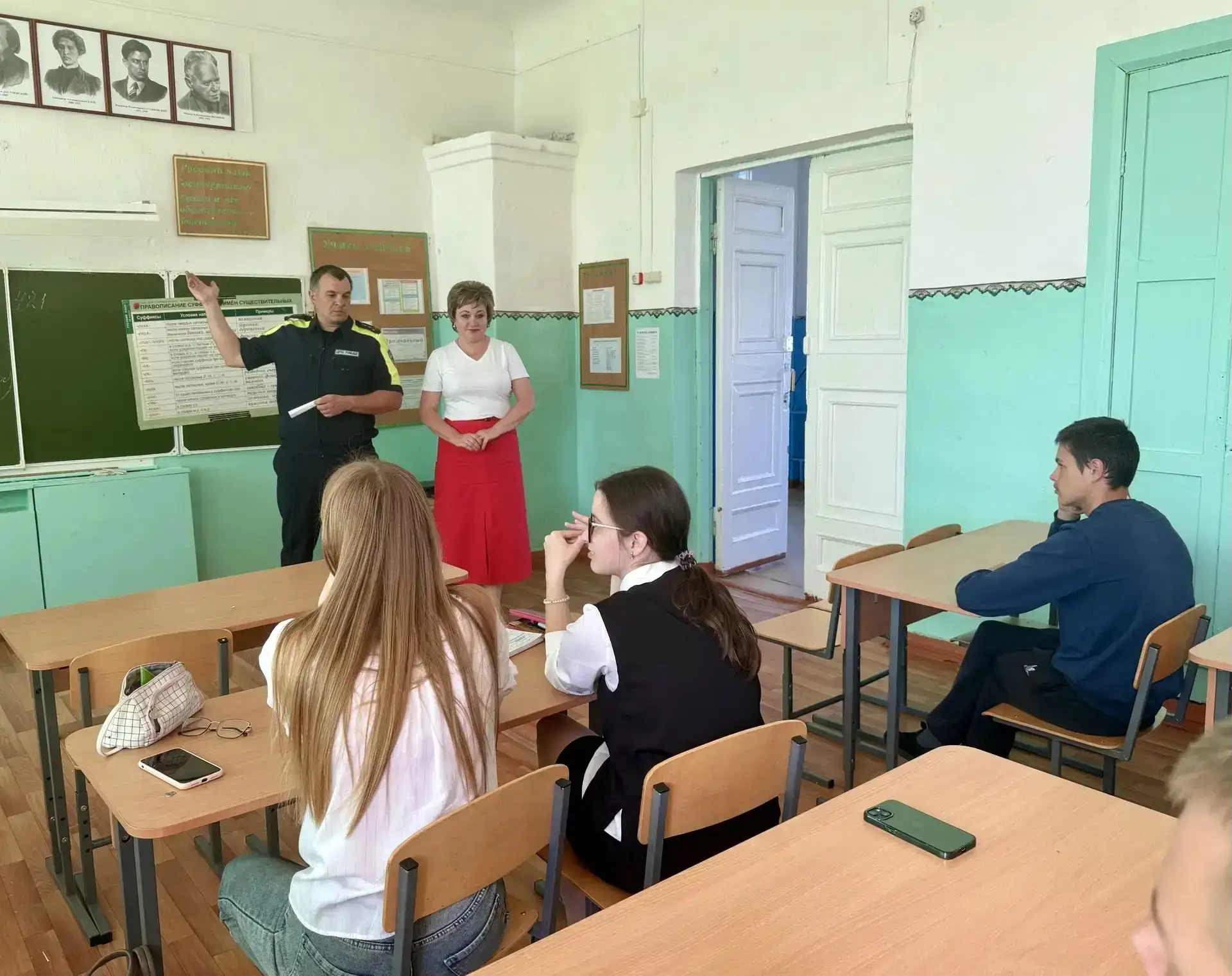 ✅Безопасность на дорогах — в приоритете: встреча с инспектором ГАИ👮