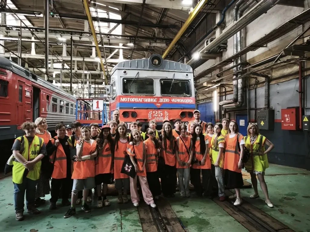 🚆5 «В» класс познакомился с миром железных дорог 🚆  🟢Ученики 5 «В» смогли приобщиться к миру железно