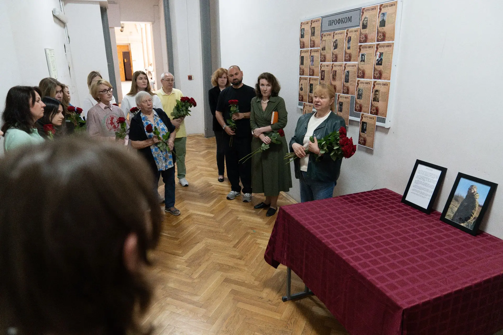На факультете журналистики почтили память выпускника Дениса Зоза, погибшего на СВО