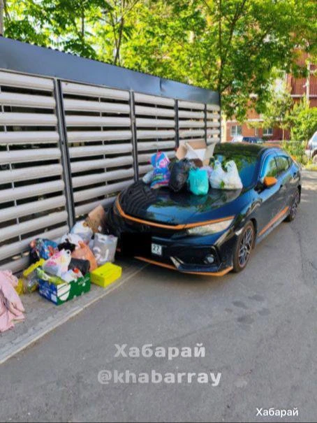 Хабаровчанин вернулся к машине и увидел её заваленной мусором

Неприятный сюрприз ждал владельца авт