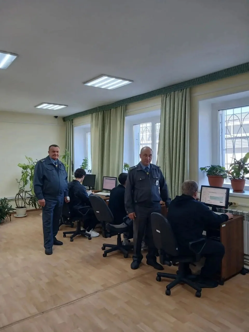 🚜 Лениногорские курсанты сдавали экзамен на снегоболотоходе