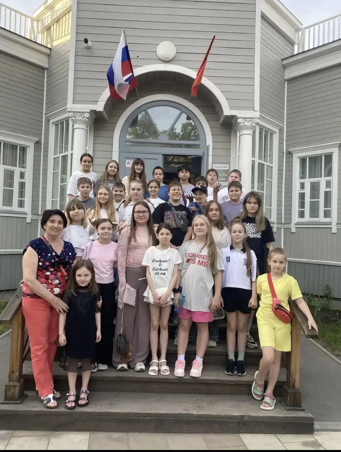 🚀 5Д класс в планетарии: путешествие к звёздам!  5Д класс отправился в настоящее космическое приключ