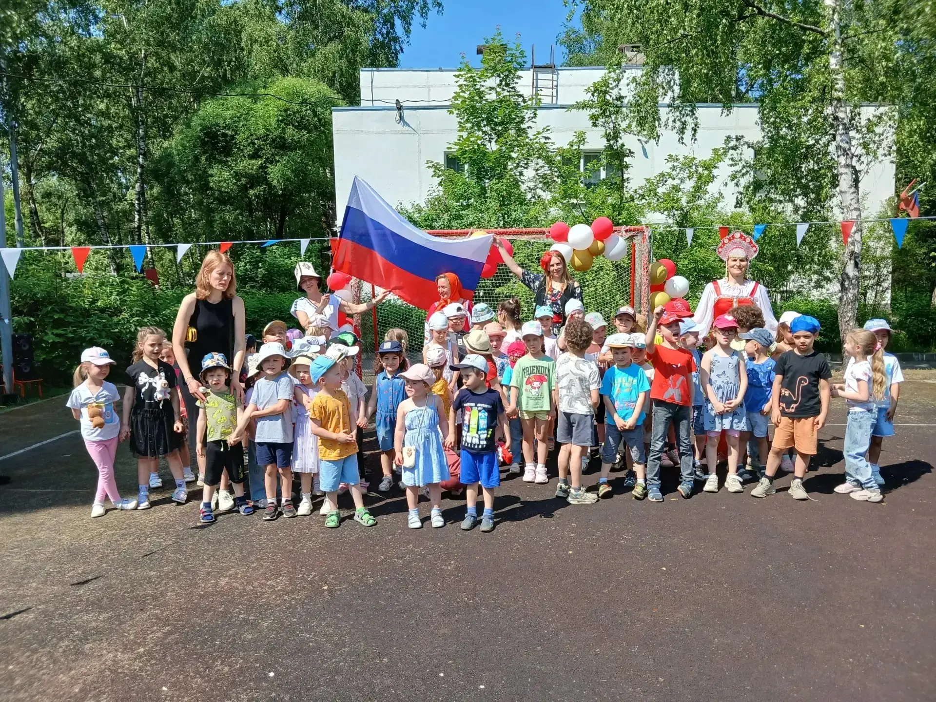 🔥 ДЕНЬ РОССИИ: КАК ЭТО БЫЛО В ДОШКОЛЬНЫХ КОРПУСАХ 1332 И 1957?

12 июня наша страна отметила важный
