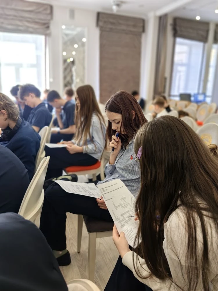 ⭐️ Второй день «Зарницы» стал проверкой не только силы, но и ума! Отряды приняли вызов и прошли тест