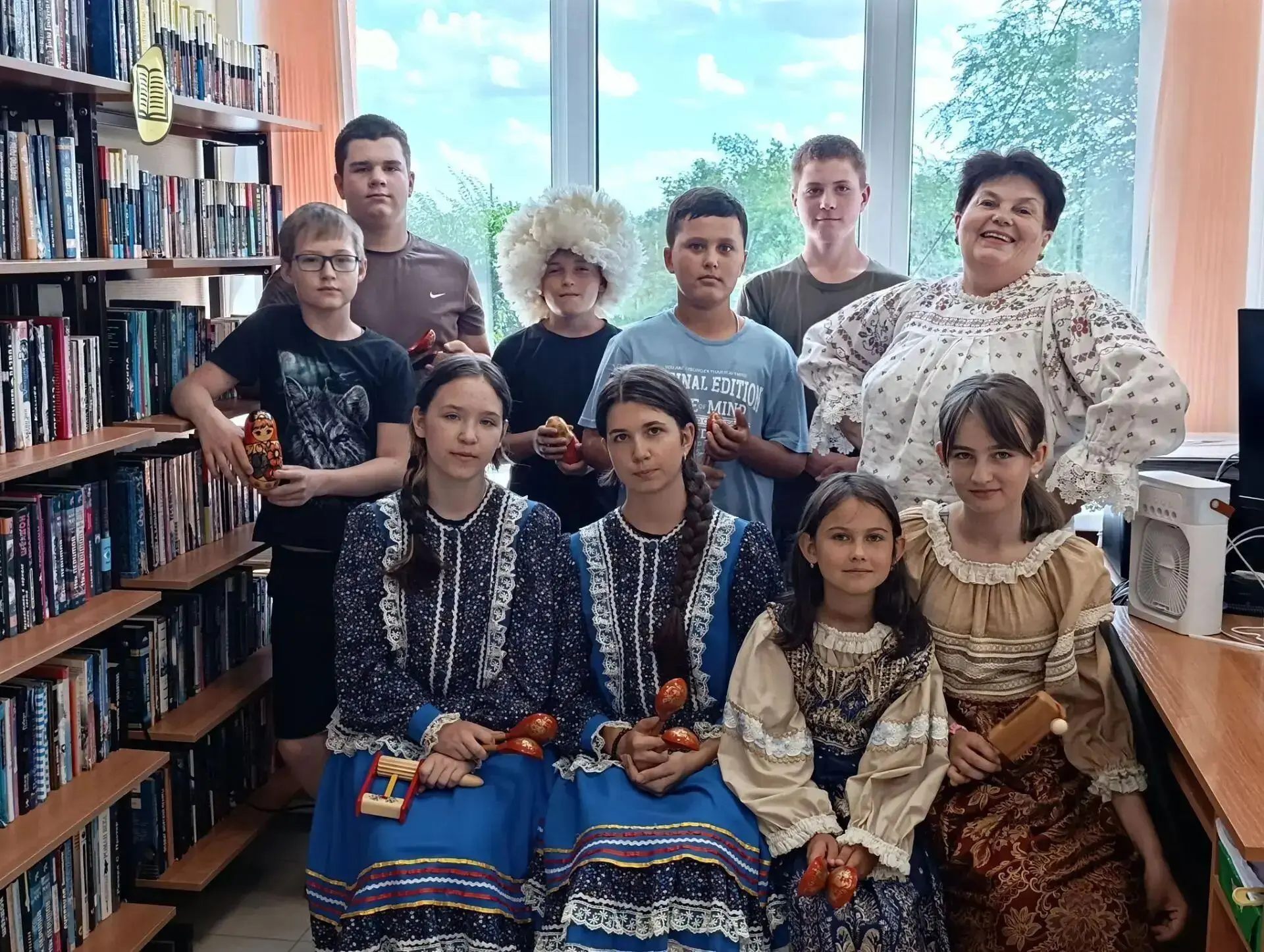 🎼 В единый день фольклора в СДК села Крючковка прошли шумные и веселые посиделки «Казачьи забавы»! 