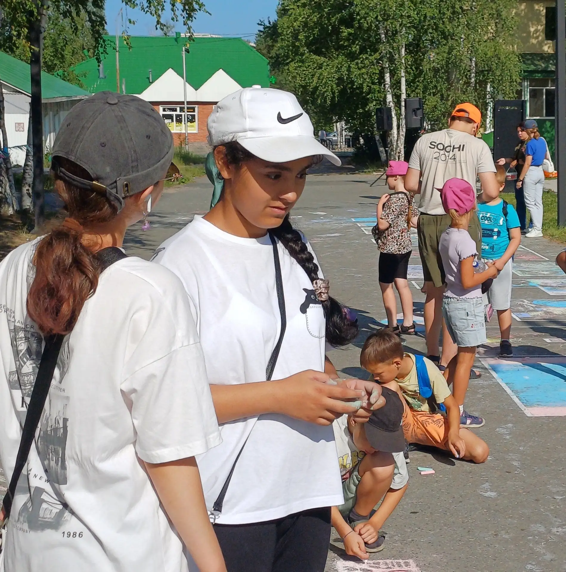 Продолжаем создавать живую и искреннюю галерею летнего города.

Из ваших кадров получается замечател