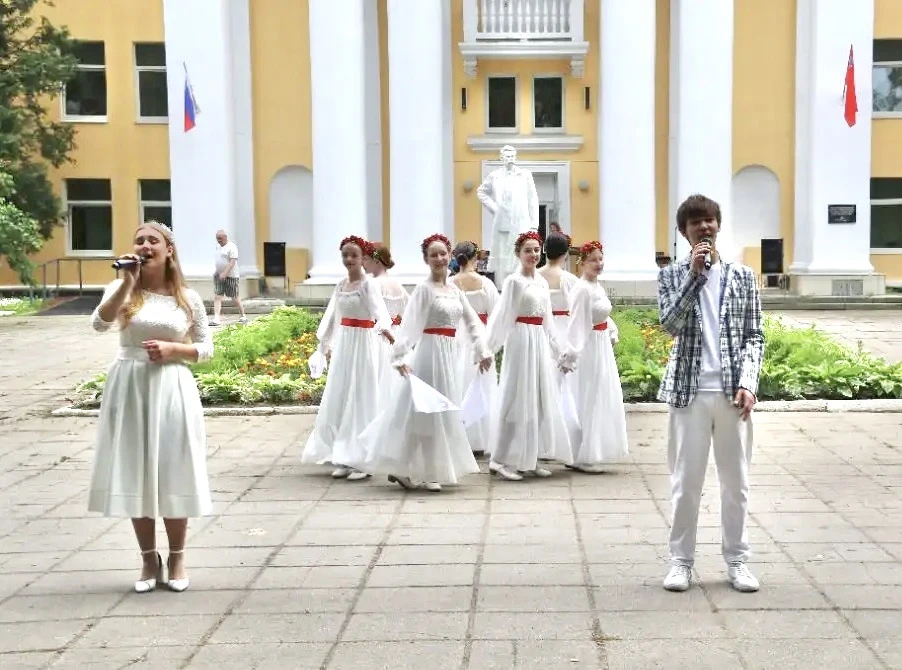 Настоящим подарком для отдыхающих санатория им.Горького Минздрава РФ стало выступление воспитанников