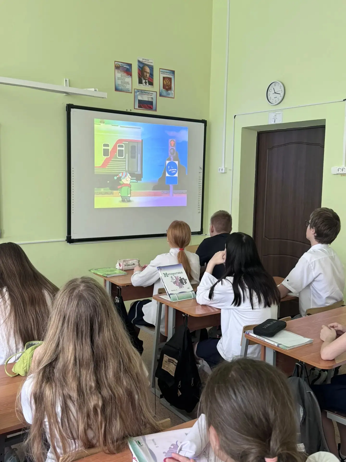📢Знаете, что общего у скоростного поезда и футбольного мяча? И то, и другое остановить на ходу практ