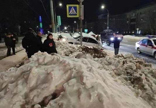 🛑 Орловчанин отсудил у Минобороны 600 тысяч рублей за разбитое авто

ДТП случилось 21 февраля по ви