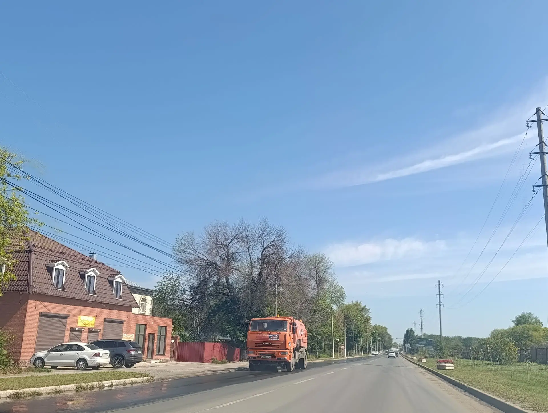 По городу работает техника