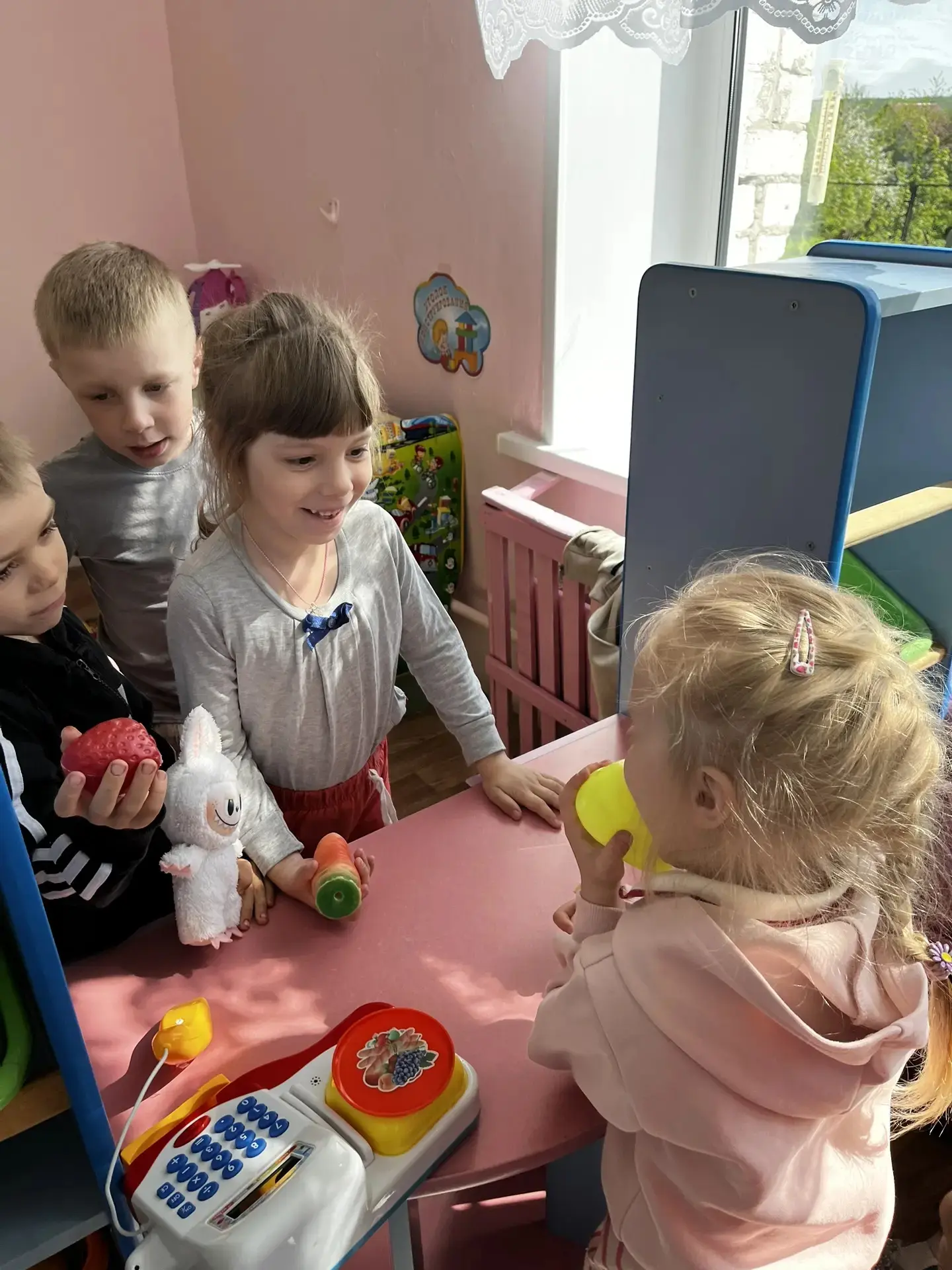 Продолжаем цикл занятий по финансовой грамотности в разновозрастной группе детского сад...