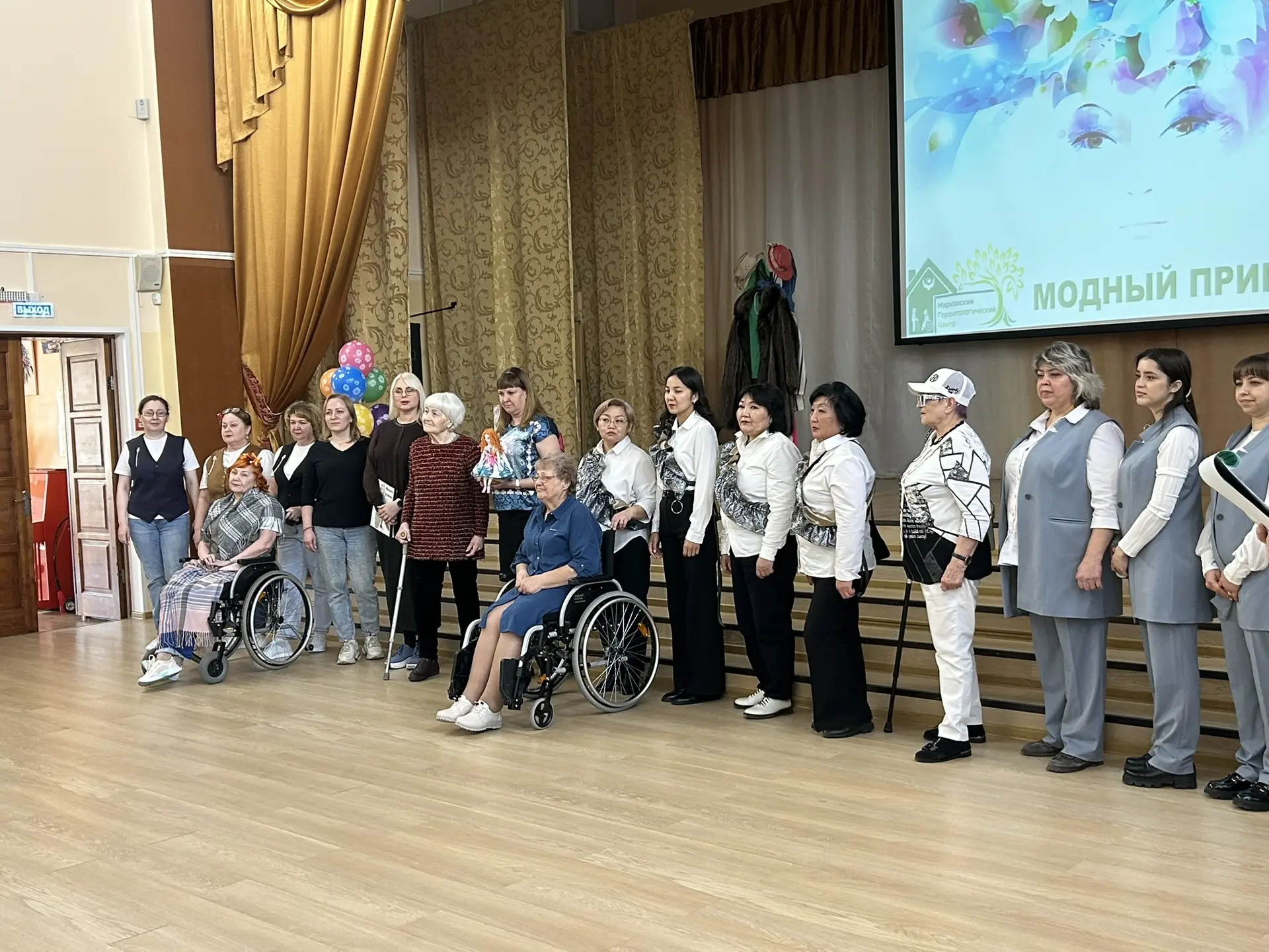 Элегантность и грация: наша модель покорила подиум! 👠✨