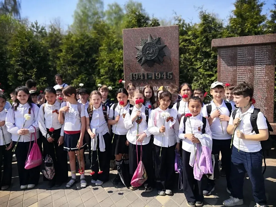 В рамках «Марафона Победы» патриотическая акция «Я помню!» Корпус 3, на улице Строителей д. 2