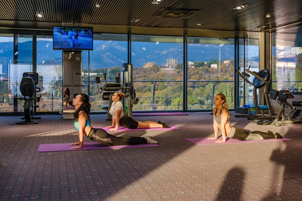 🧘‍♀️ Утро без спешки: дыхание, осознанность, гармония с собой 🩷  Пока город только просыпается, в фи