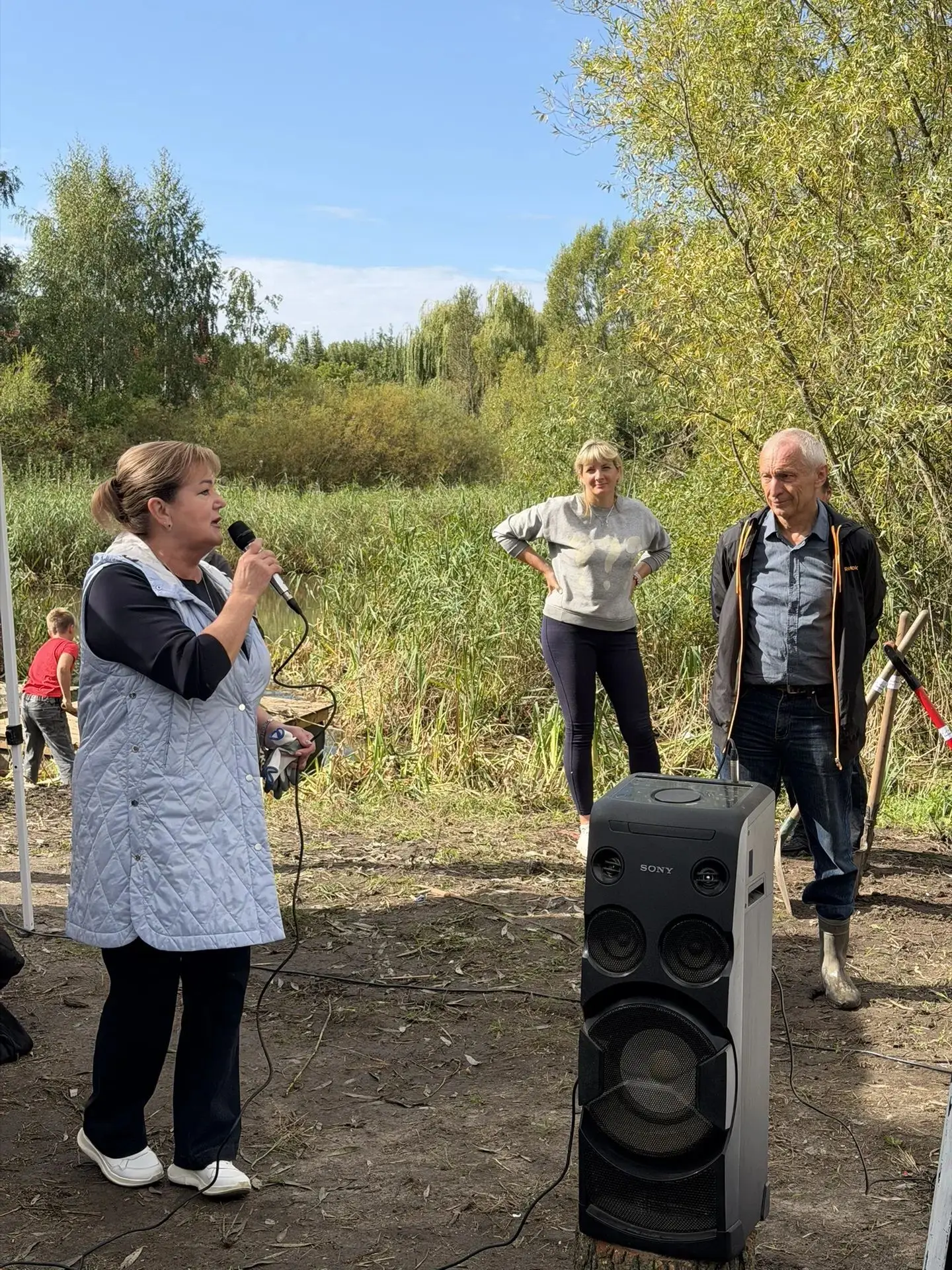 🌿 Сегодня на озере по улице Киркенесской прошёл замечательный субботник. Вместе с акти...