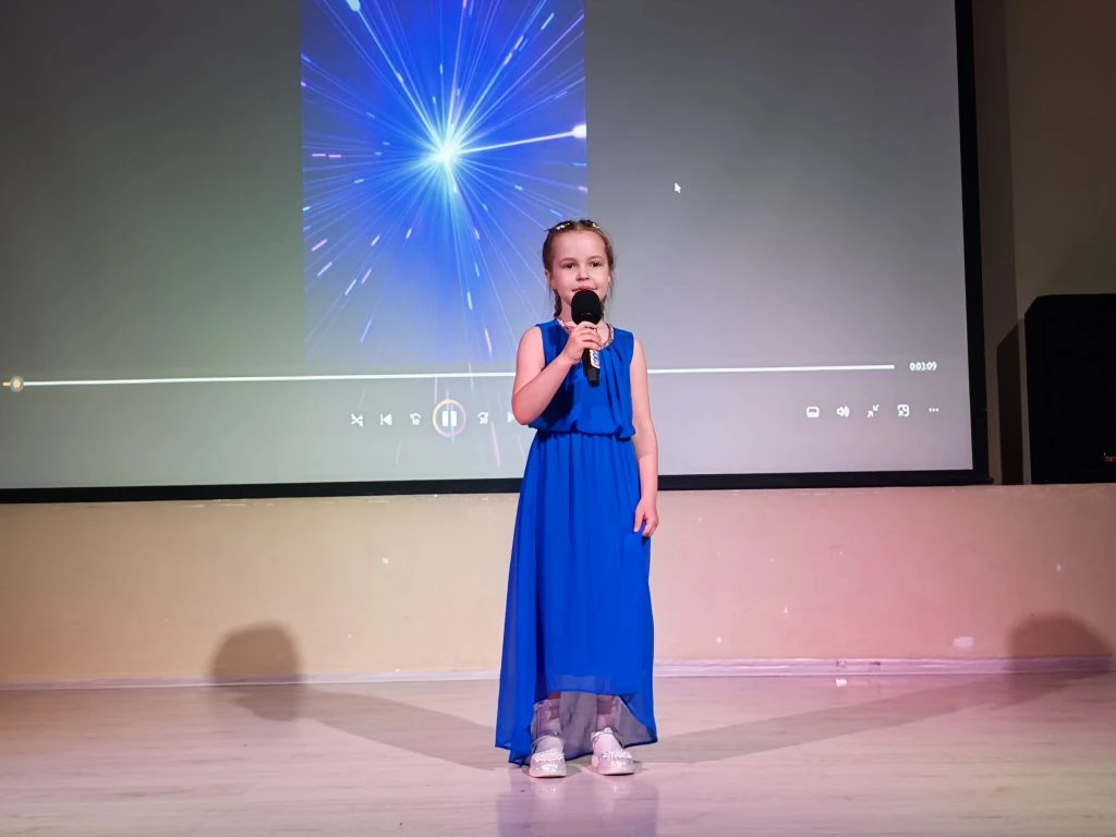 Сегодня в нашей школе состоялся настоящий праздник творчества - совместный концерт вокальной студии 