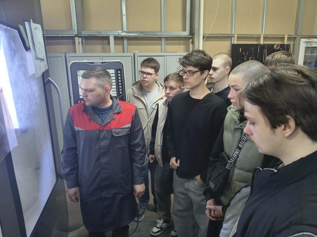 ЗАНЯТИЕ НА ПРЕДПРИЯТИИ ООО «НПП «АЛЕКСАНДР» 2 апреля 2026 года преподаватель Дятьковского филиала ГА