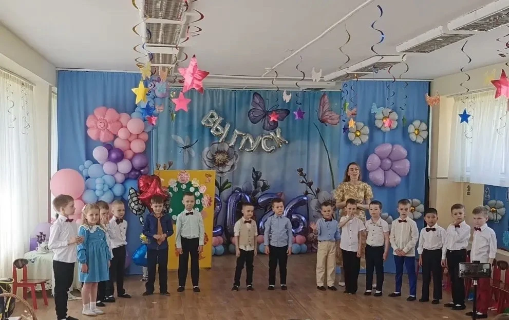 🚪🐇♠️Вчера наша «Рябинушка» превратилась в настоящее Страну чудес! У ребят подготовительной группе 