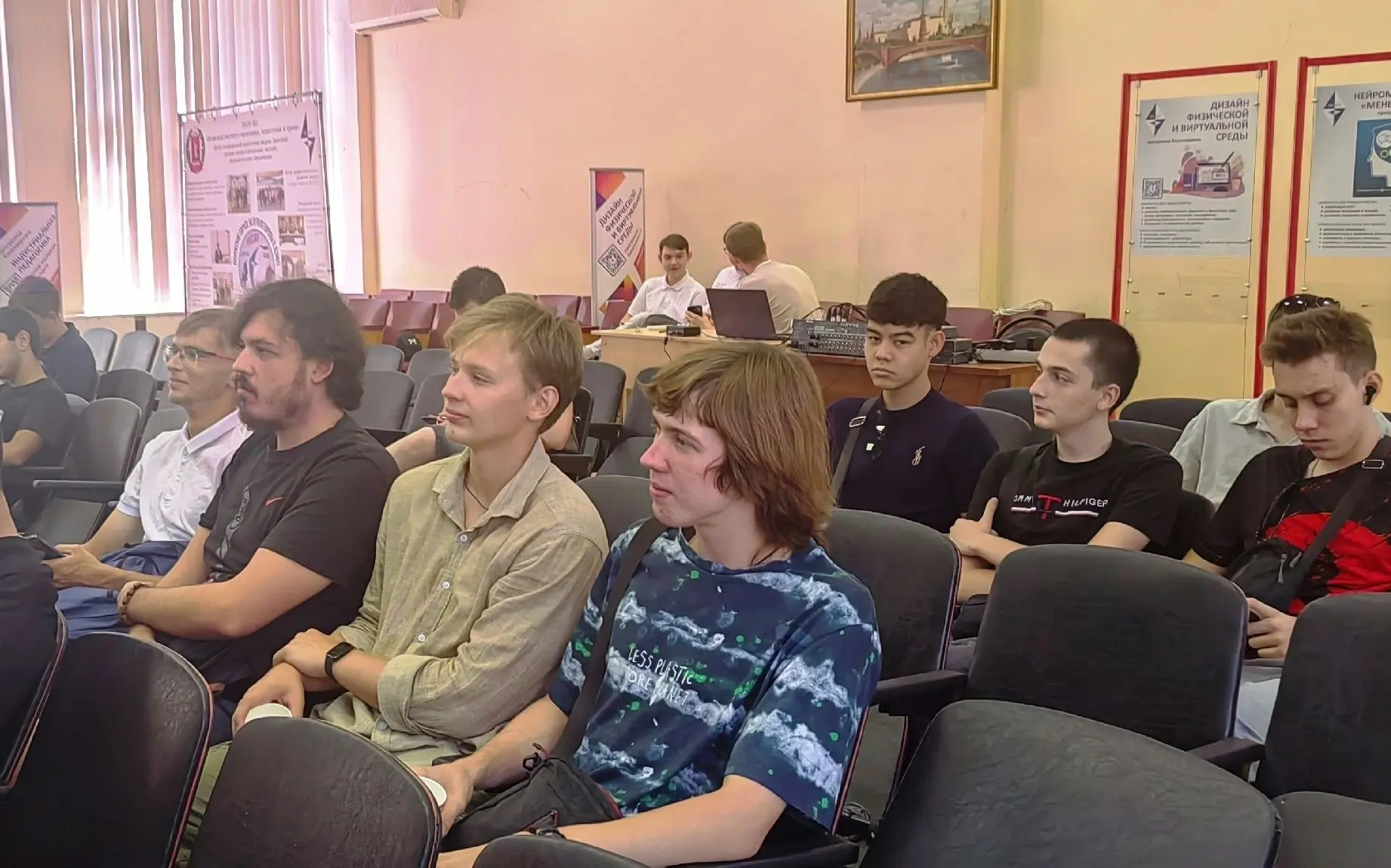 🪖 Студенты ВПИ обсудили развитие беспилотных систем на городском форуме