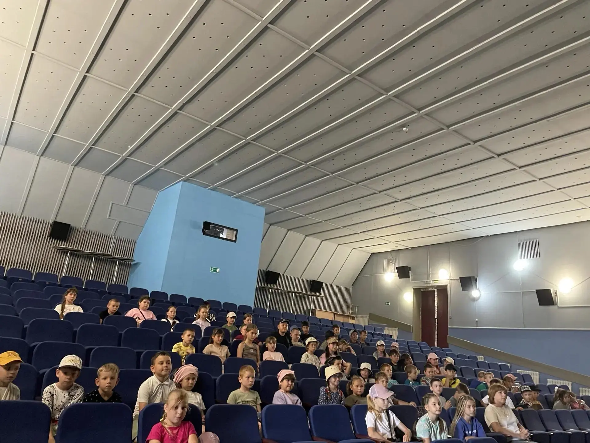 Утро в "Улыбке": Зарядка, линейка и богатырские приключения!

25 июня в лагере "Улыбка", начался по-