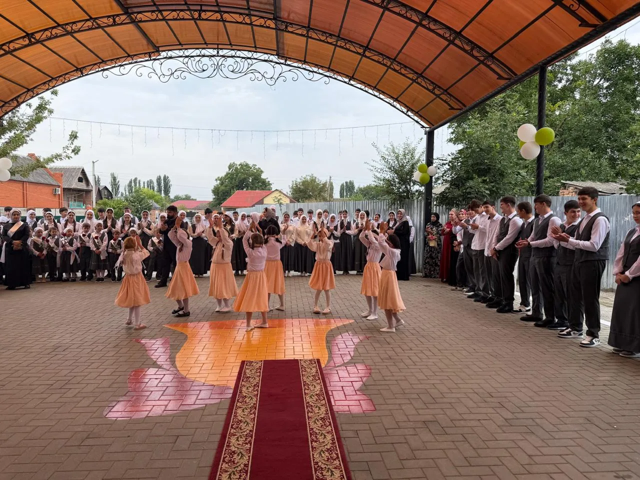 Желаем всем школьникам (и их родителям!) терпения, вдохновения и побольше моментов, ког...