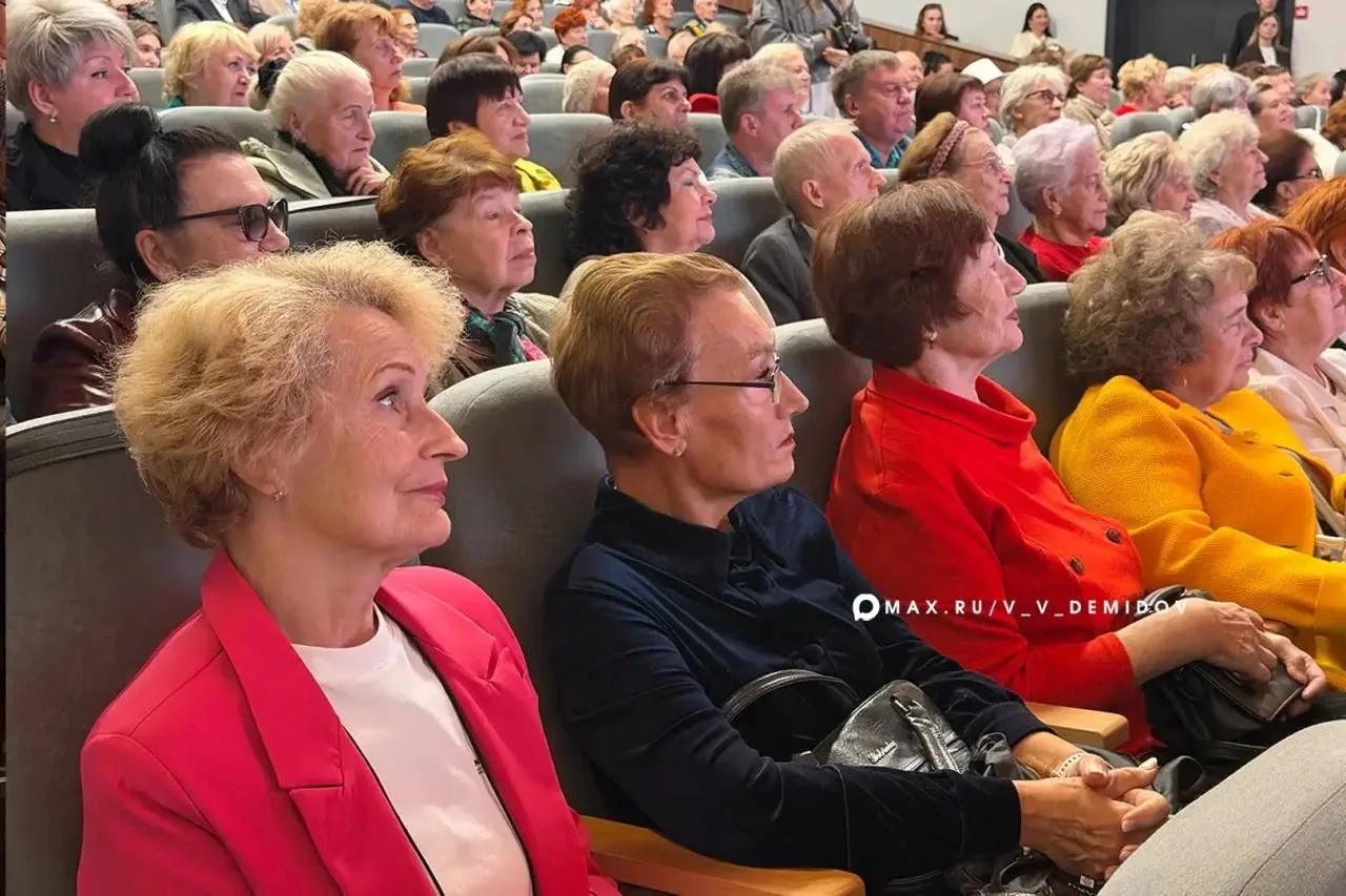 От всей души поздравляю с праздником всех, чей жизненный путь, опыт и мудрость являются...
