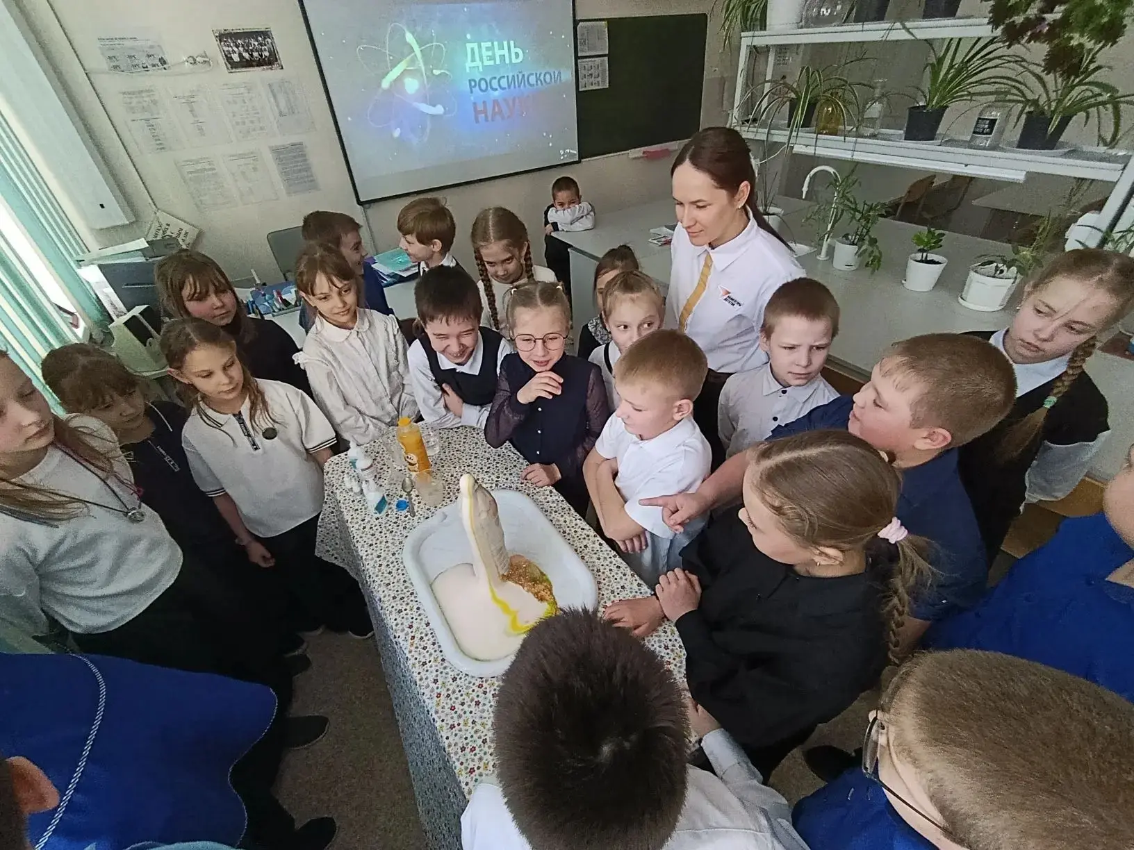🧑‍🔬Российский день науки в 3А!   📅8 февраля Россия отмечает День науки — праздник в честь великих от