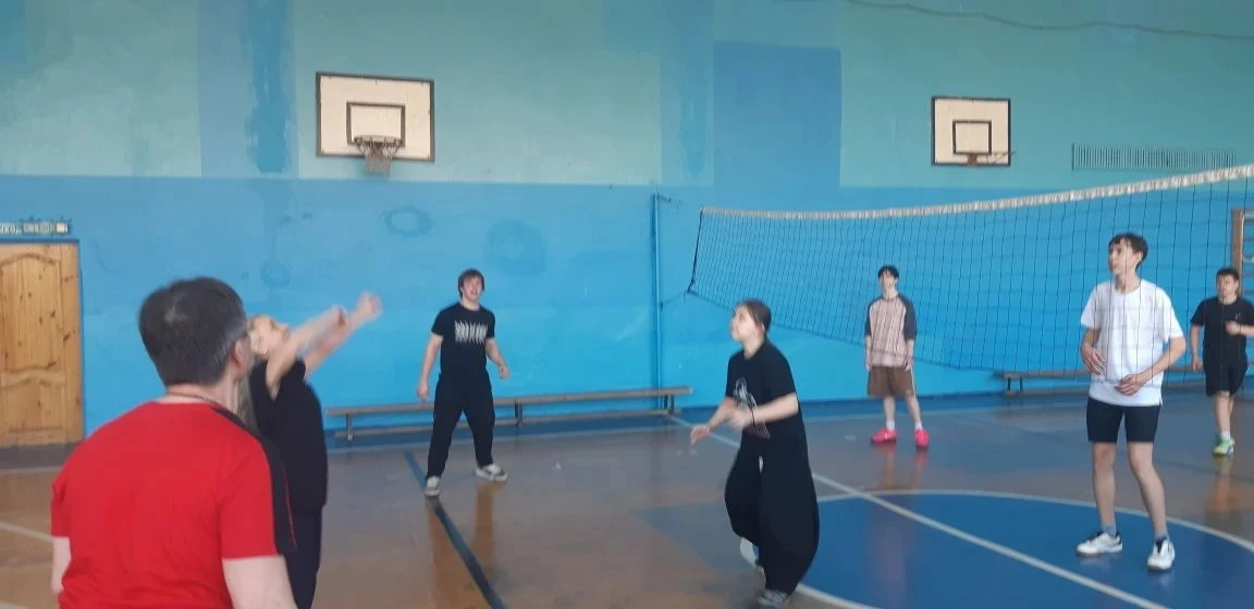 В рамках подготовки к первенству города по 🏐волейболу среди  ОО была проведена 🏅тренировка сборной к