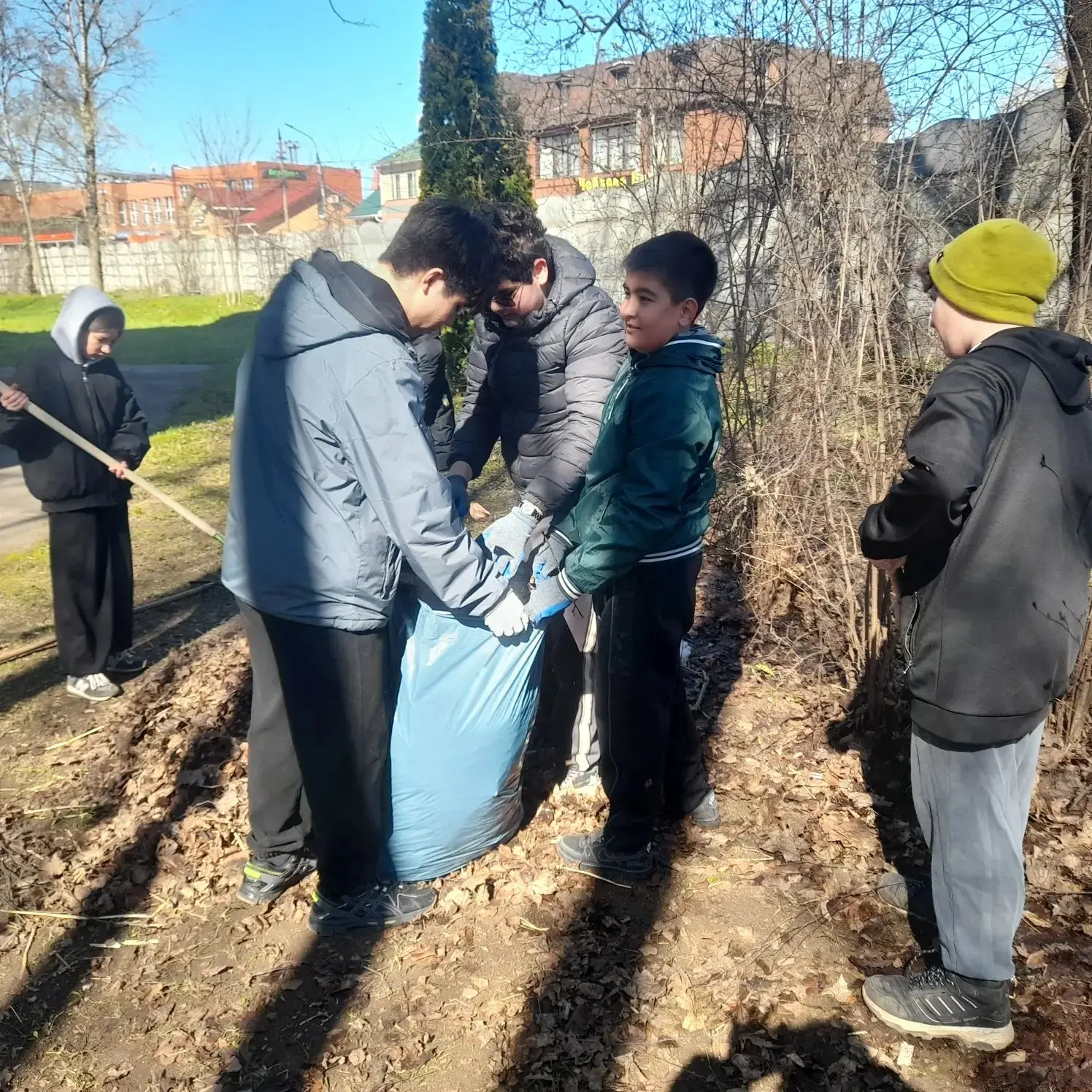 🌿 Всероссийский субботник — 25 апреля!  Сегодня, 25 апреля, по всей стране проходит традиционный Все