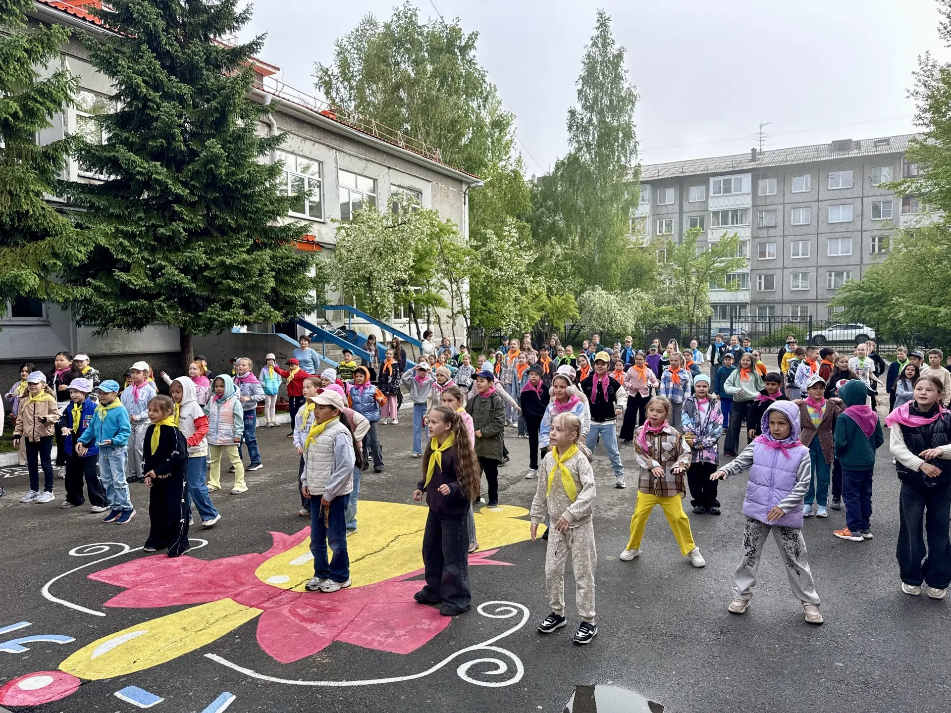 5 день в лагере «Радужный» 🌈 

Сегодня наши ребята с удовольствием посещали кружки по интересам, гд