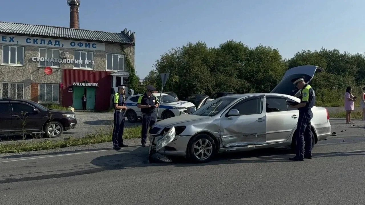 🔴В поселке Билимбай сегодня утром в ДТП погиб мотоциклист.

По предварительным данным, 28-летний во