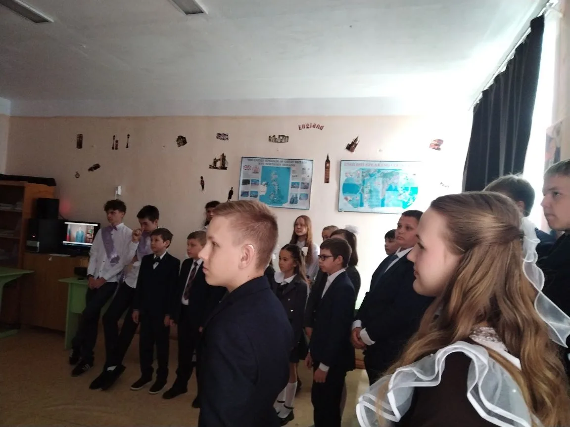 🔔В Доброводской школе состоялся просмотр видеообращений, адресованных учащимся. Ребята с интересом 