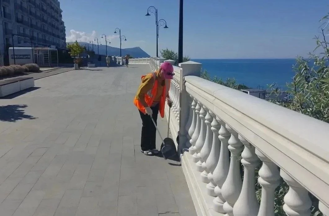 Рассказываю о постоянной работе по поддержанию санитарного порядка в Анапе. В этом вопросе действите