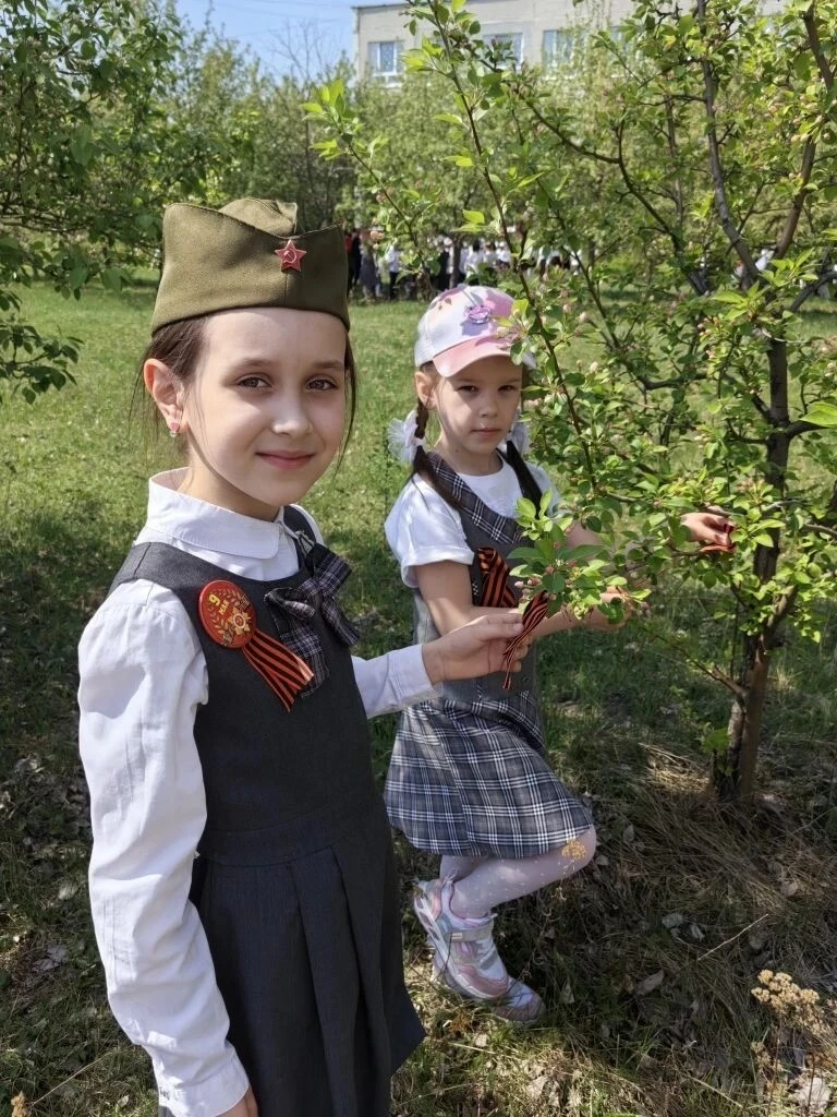 🌳  Георгиевская ленточка на Яблоневой аллее  ✅Каждый год в канун Дня Великой Победы Яблоневая аллея 