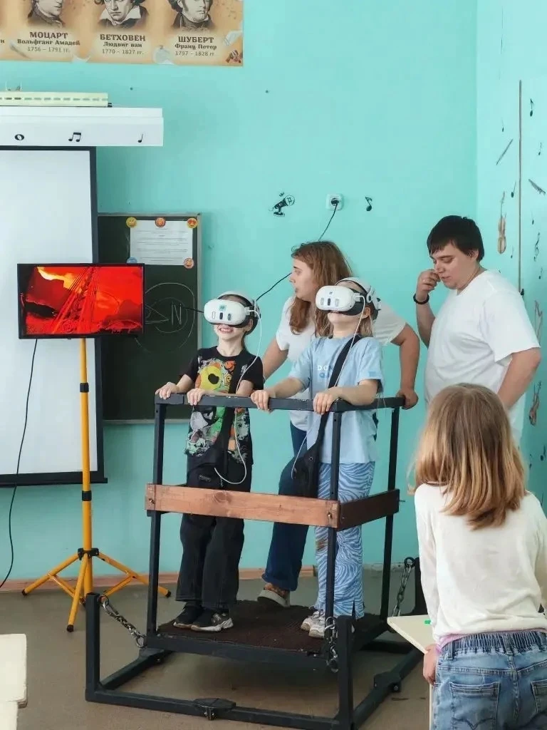 Жизнь ребят в нашем лагере очень насыщенная и яркая🌟 Из года в год к нам приезжают новые гости с но