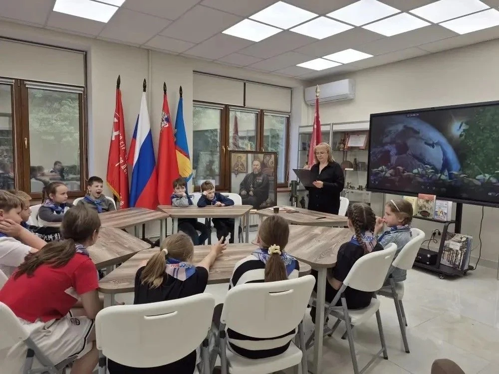 🎂 1 июня, в Международный день защиты детей, ребята из летнего оздоровительного лагеря...
